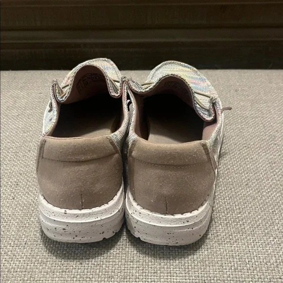 Hey Dude Aurora White shoes, size 7. - Picture 3 of 9